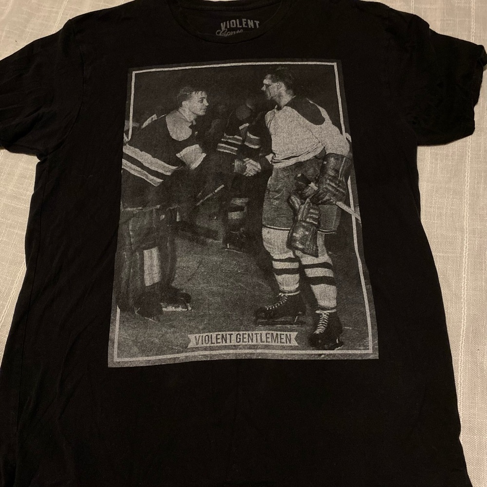 Violent Gentleman T-Shirt Medium Vintage @stellaandlarrys